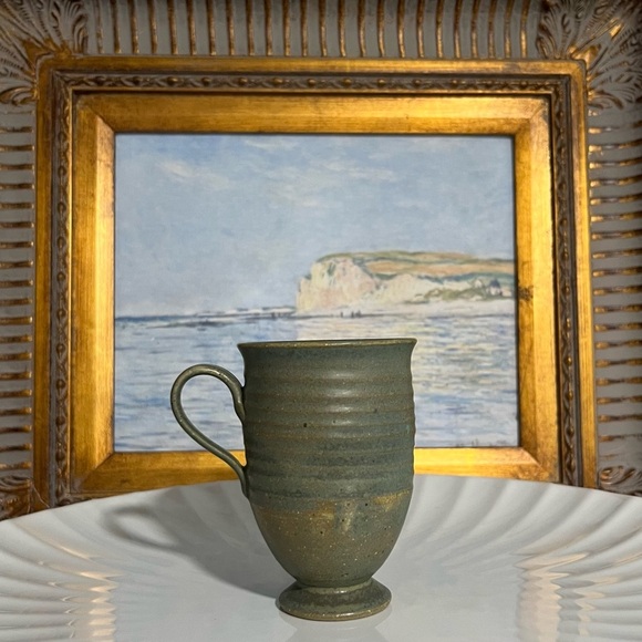 Elegant Green Ceramic Mug - Picture 2 of 6
